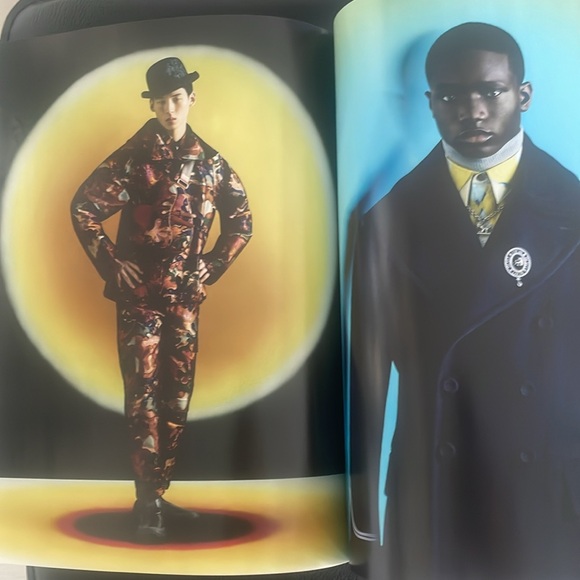 Rare Dior Magazine #35 'Behind The Mirror' Autumn 2021 Not Publicly Available - Picture 12 of 17